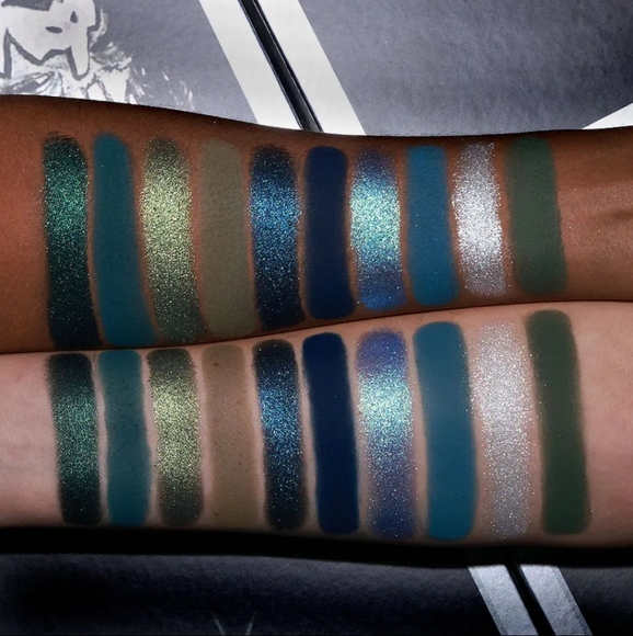 Glamlite x KISS Makeup Set - Picture 6 of 14